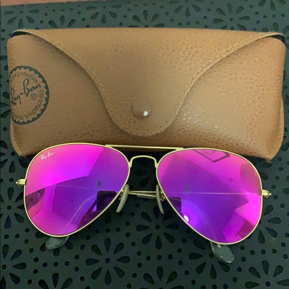 Pink ray ban aviators!!
